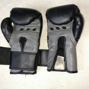Century Other - Century 12oz Boxing Gloves Century Other - Century 12oz Boxing Gloves